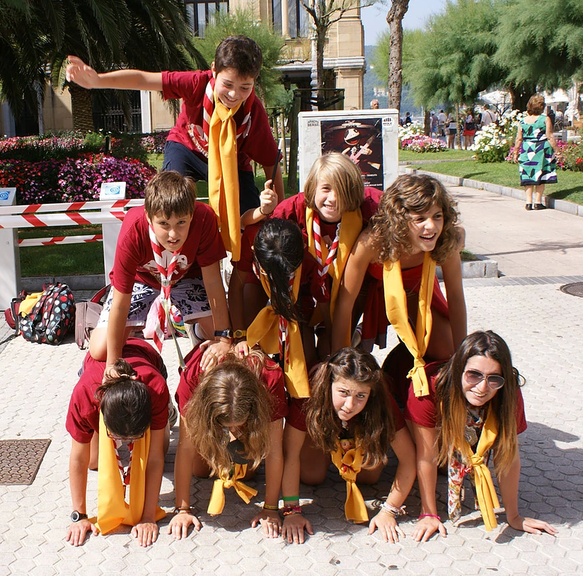 feda27_f0c4b3a28285810d74ef572cb4584a62